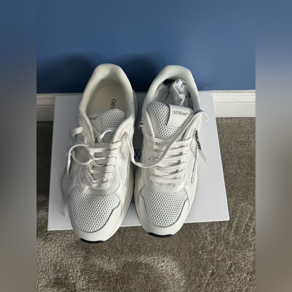 Men's Out of Office Arrow
Low-Top Sneakers - Picture 5 of 8